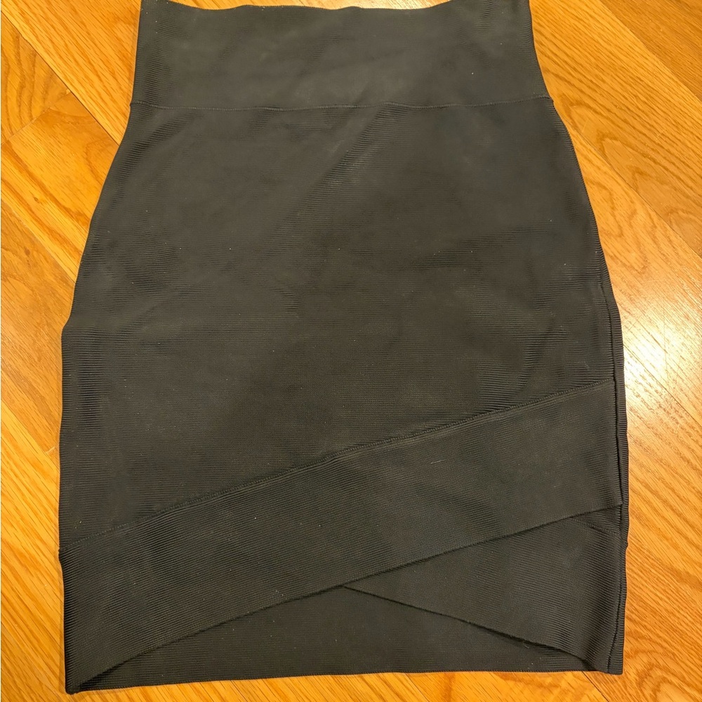 BCBG MaxAzria Black Bandage Mini Skirt Size Small